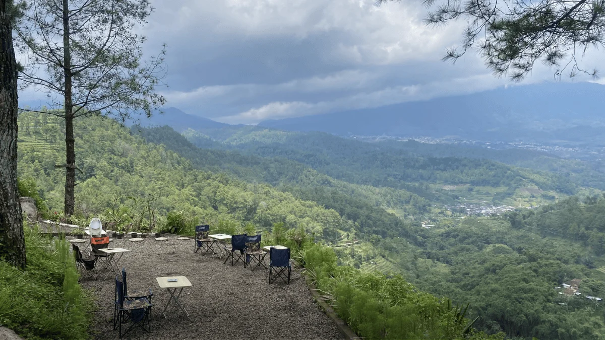 Pemandangan Sunrise di Batu Sunrise Camp